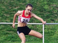 Lea Ahrens beim Abschluss der Sommerlaufserie im LAZ Harlingerode am 3. Oktober 2014 läuft über 1500 m Hindernis in die TOP Ten (WJ U18) des DLV