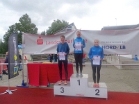Siegerehrung WJ U16  2000 Meter Saskia Peuke(Eintracht Hildesheim)Amelie Waida(LG Eichsfeld);Marie Muth (LG Eichsfeld)