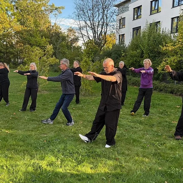 web Lichterlauf 2026 26-llw-tai-chi-1 web Lichterlauf 2026 26-llw-tai-chi-1