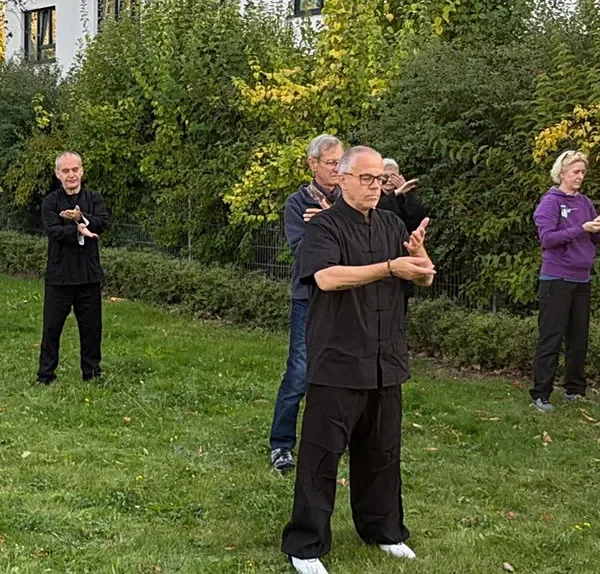 web Lichterlauf 2026 26-llw-tai-chi web Lichterlauf 2026 26-llw-tai-chi